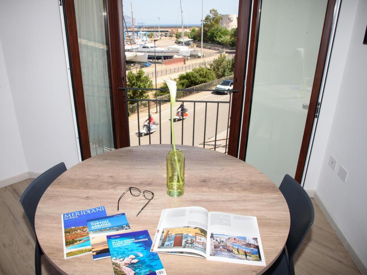 아르바탁스 Loft Lungomare Vista Mare E Monti 아파트 외부 사진