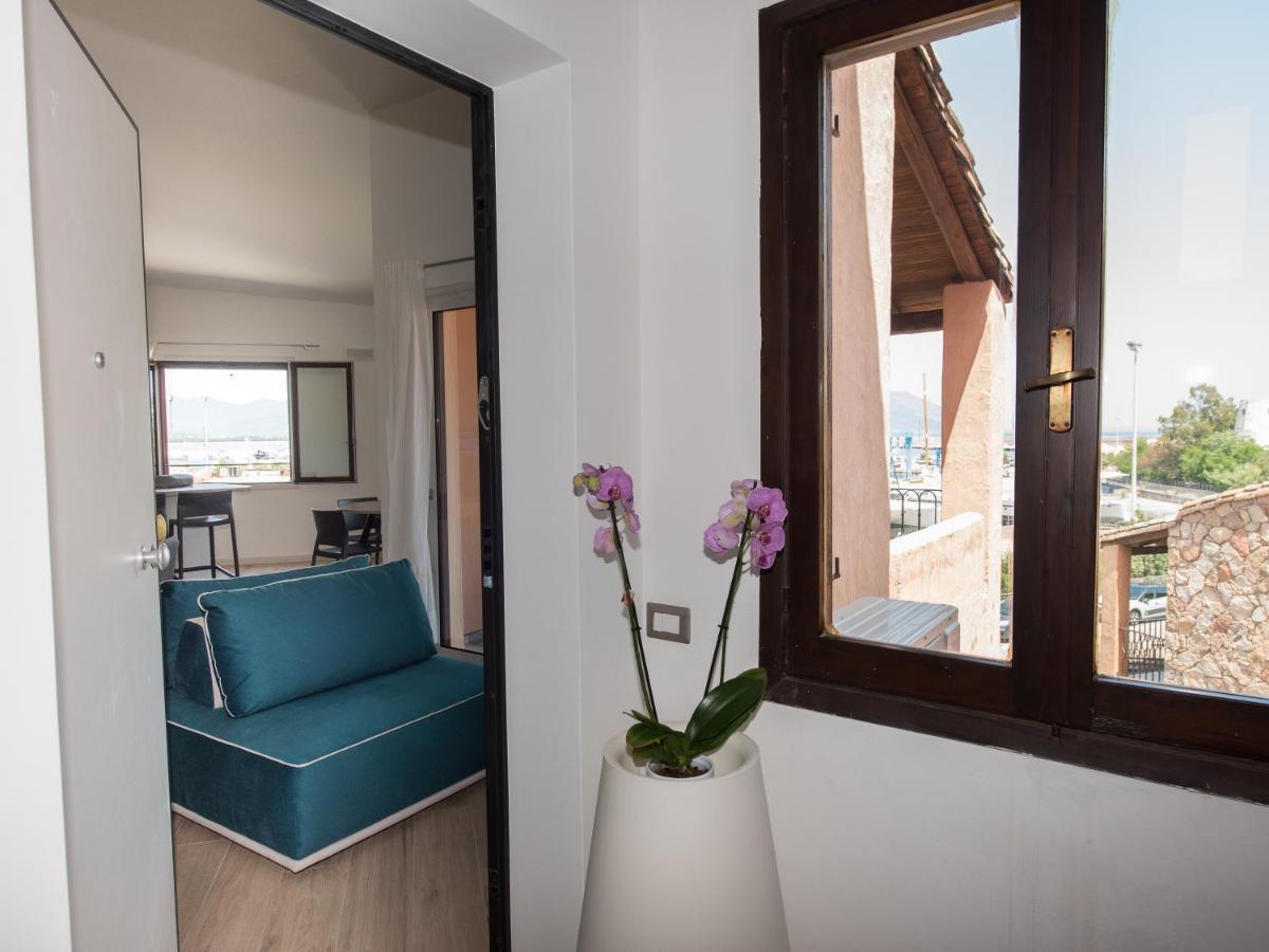 아르바탁스 Loft Lungomare Vista Mare E Monti 아파트 외부 사진
