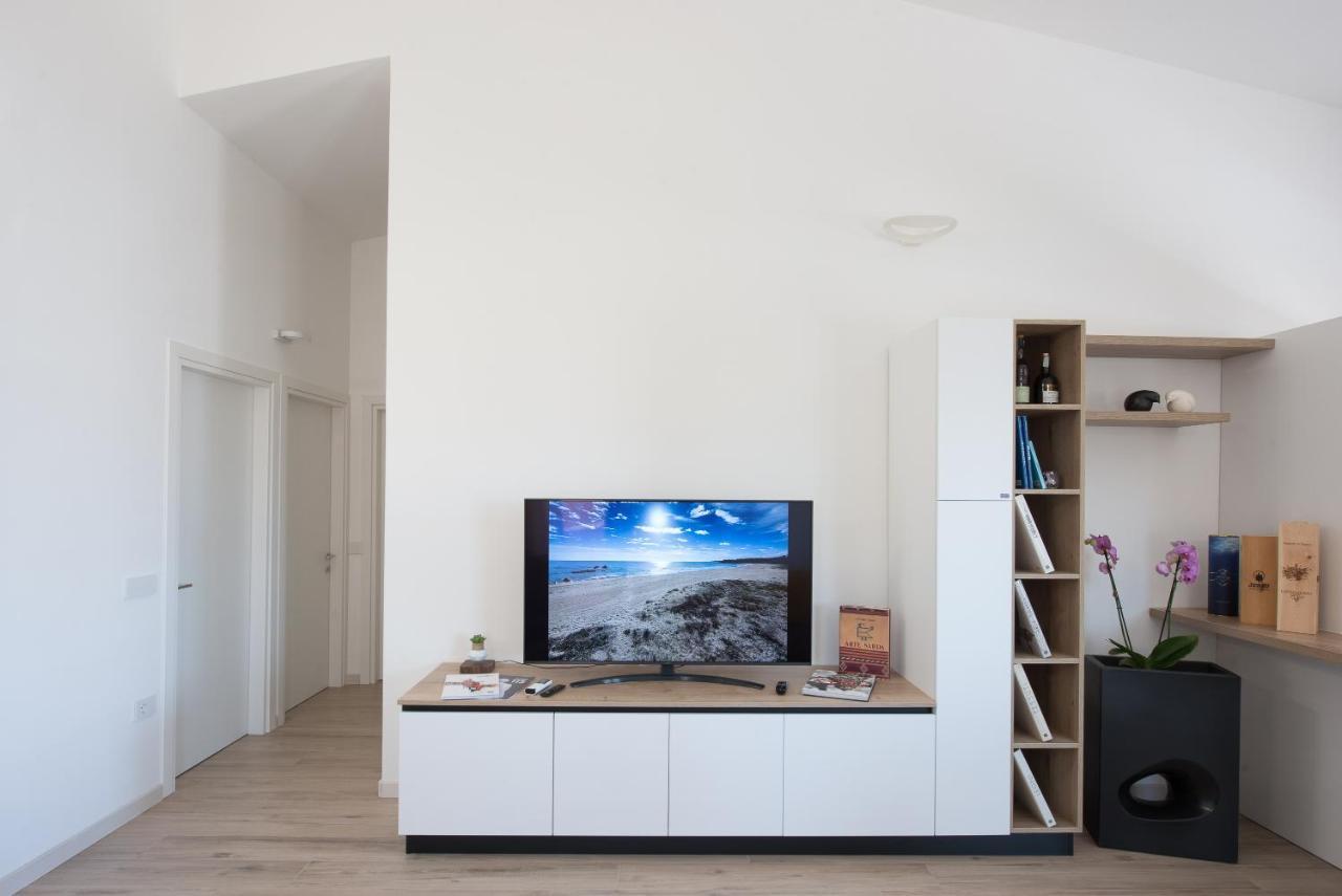 아르바탁스 Loft Lungomare Vista Mare E Monti 아파트 외부 사진